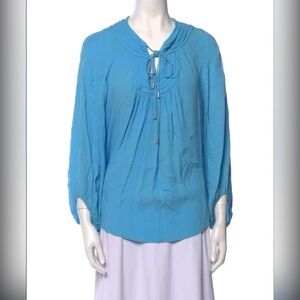 Diane Von Furstenberg Cornflower Blue Acquilina
Blouse Size 4 $268
